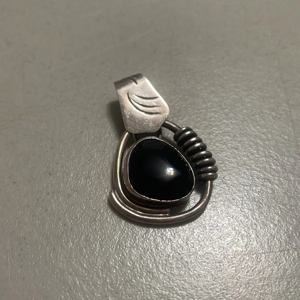 Elegant Black onix Sterling silver 925 Pendant